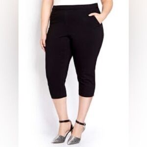 VGUC US 16 Michel Studio Alexa Black Capri with Pockets